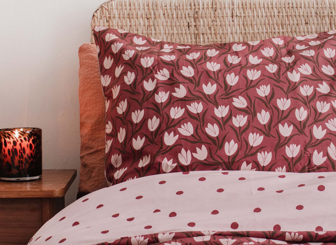 kortademigheid Belofte Appartement Covers&Co dekbedovertrek Tulip Mania red - Morpheus Beddengoed